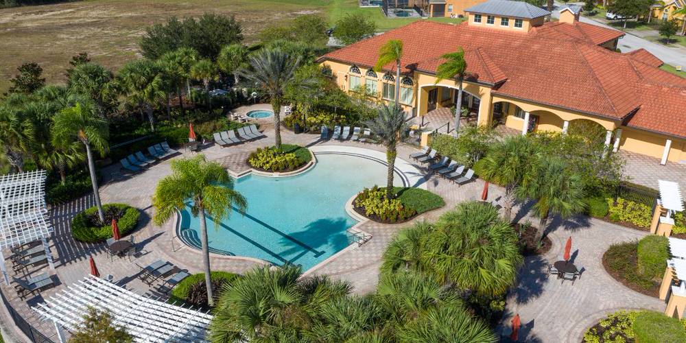 Watersong clubhouse resort-style pool close to disney orlando florida